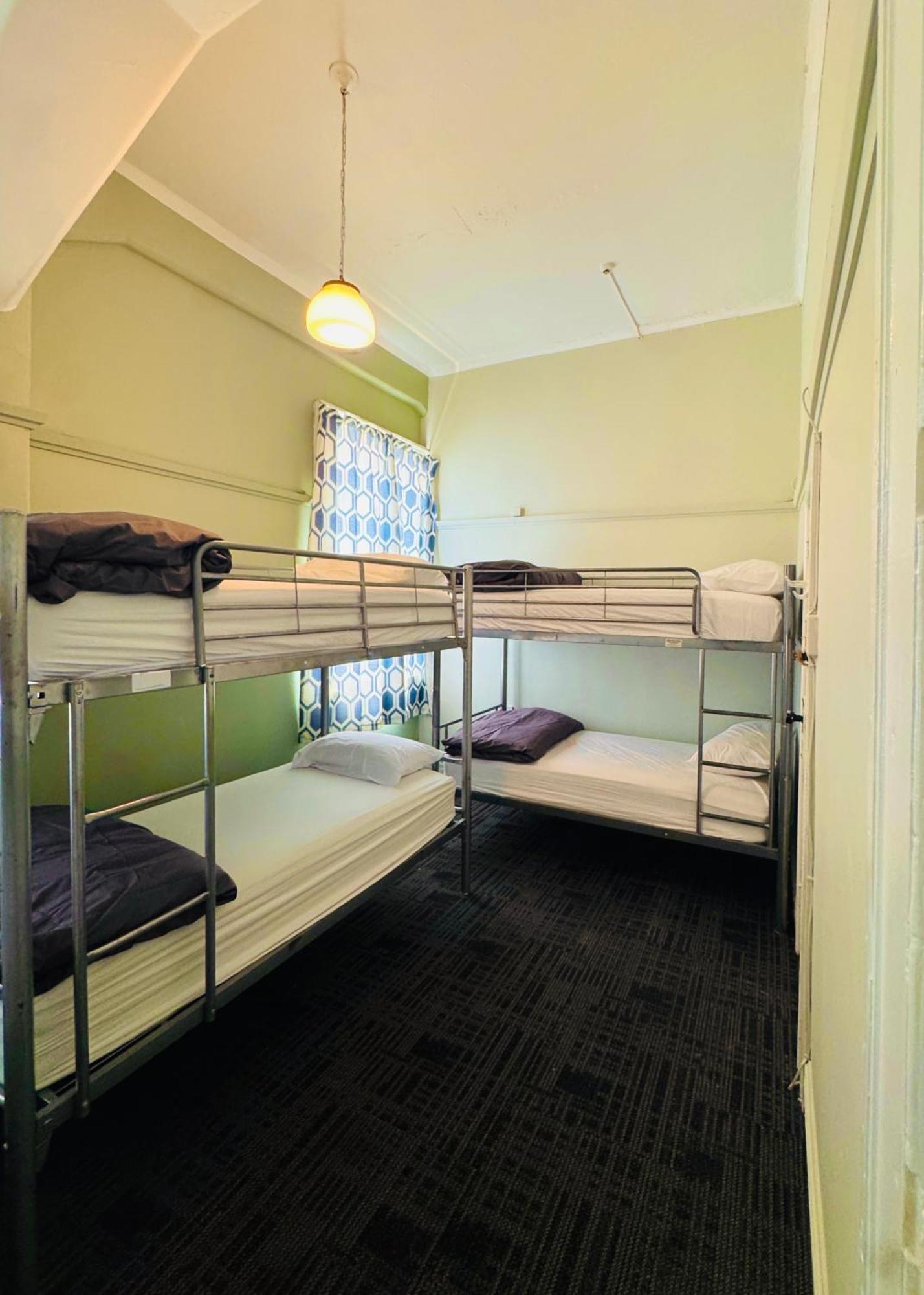 Crashpalace Backpackers Napier Exteriör bild